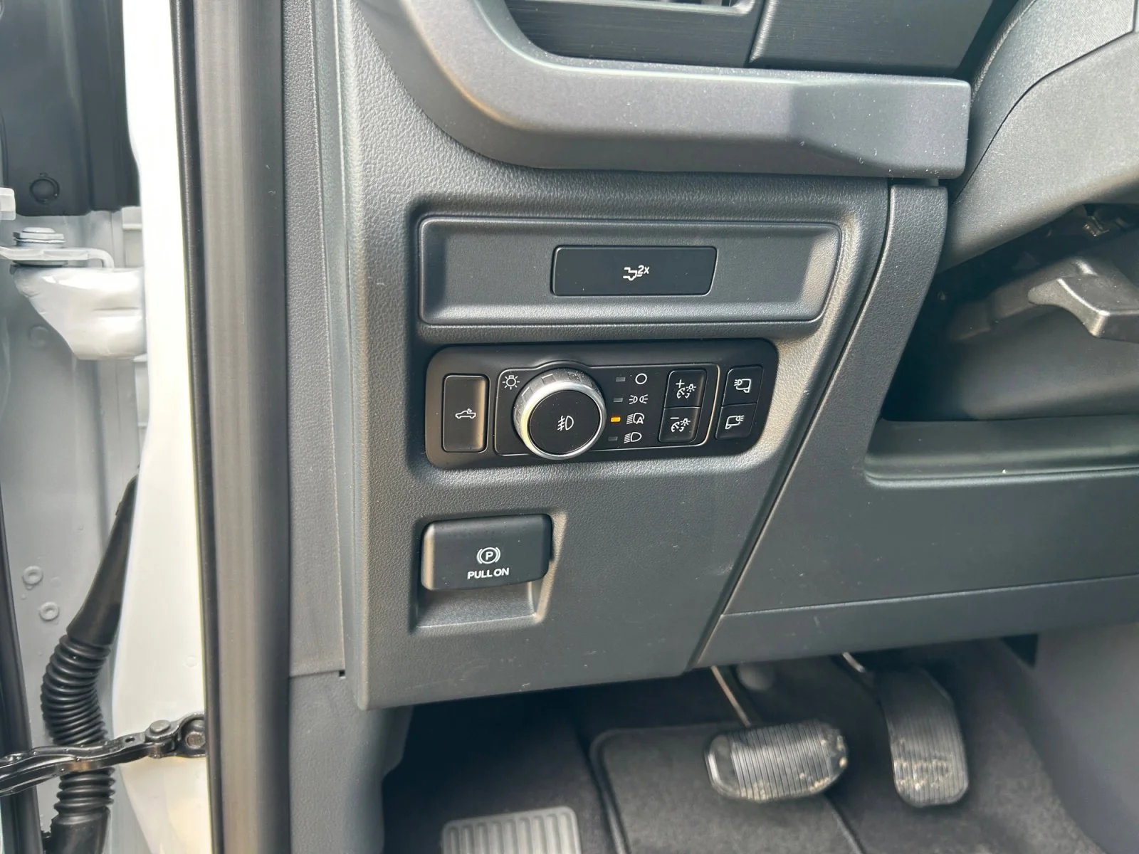 New 2026 Oxford White Ford XLT image 16
