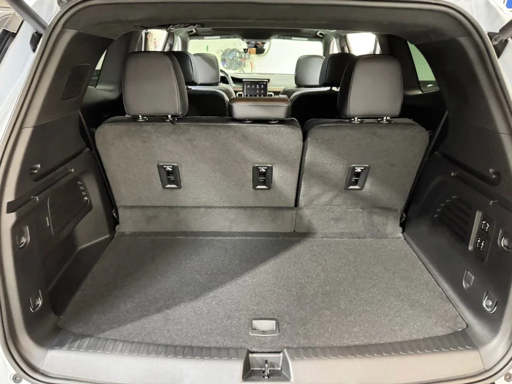 New 2026 Glacier White Tricoat GMC Denali Ultimate image 8