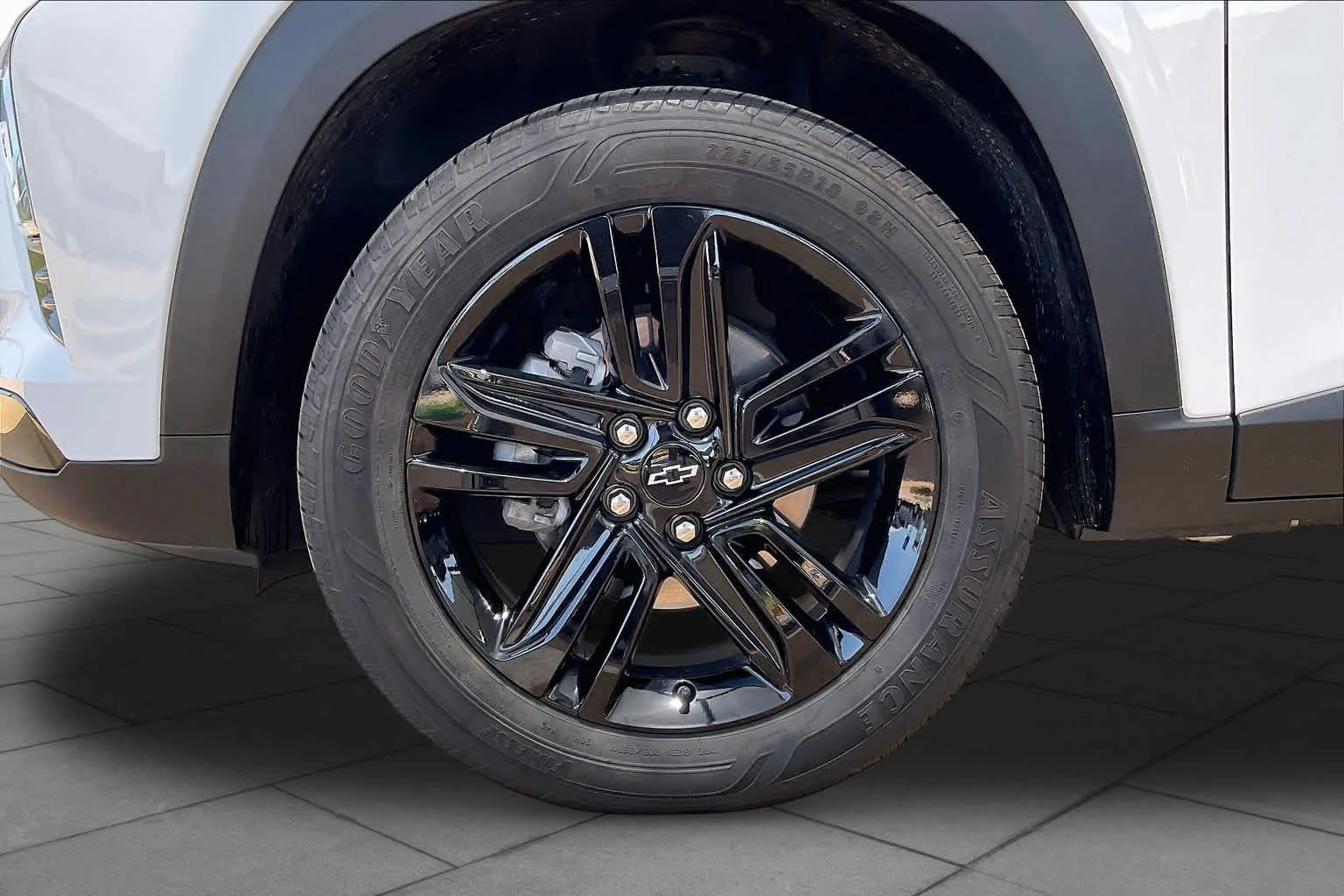 Used 2025 Summit White Chevrolet ACTIV image 11