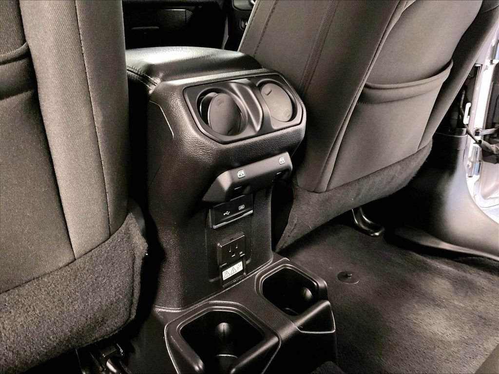 Used 2018 Silver Jeep Unlimited Sahara image 27