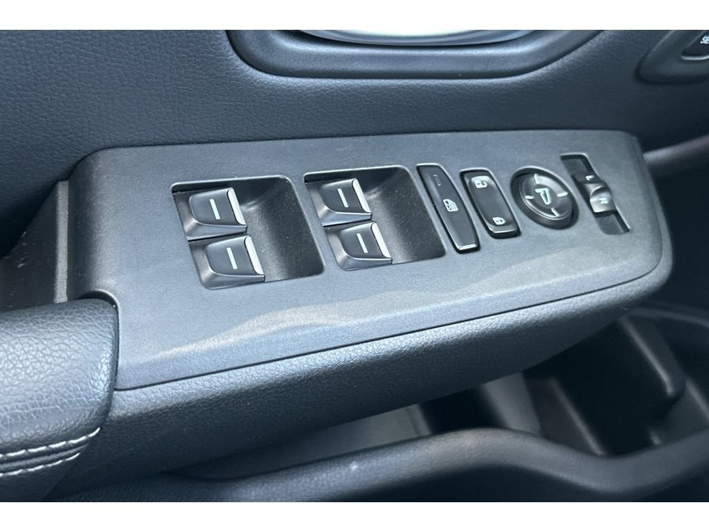 Used 2025 Platinum White Pearl Honda Touring image 12