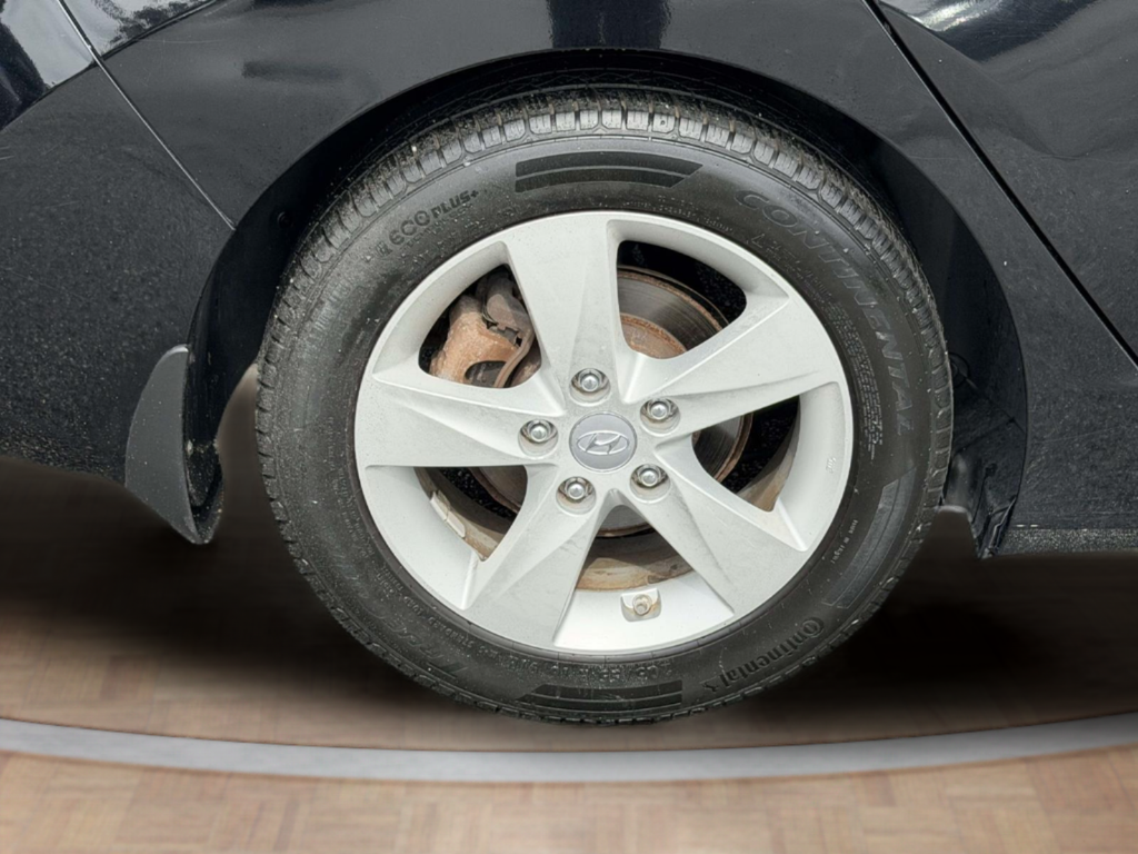 Used 2013 Black Hyundai GLS image 23