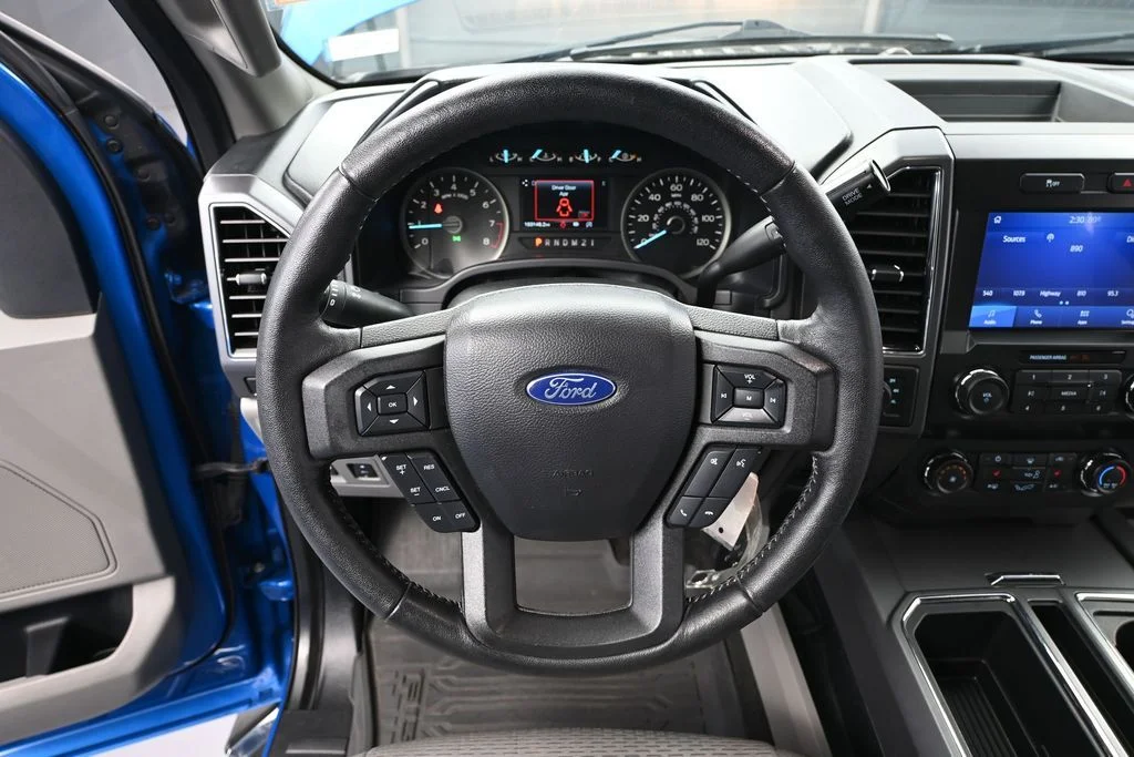 Used 2020 Blue Ford XLT image 27