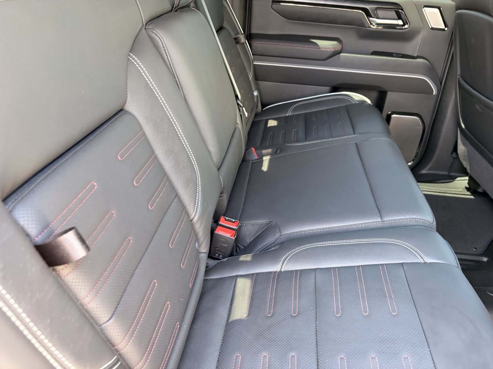 2026 GMC Sierra 1500 AT4X - Photo 11