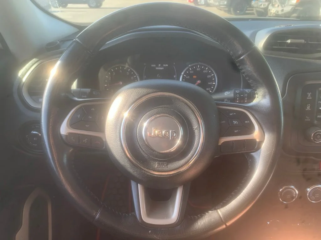 Used 2017 Alpine White Jeep Latitude image 10