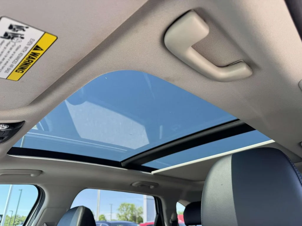 Used 2025 Gray Kia EX image 4