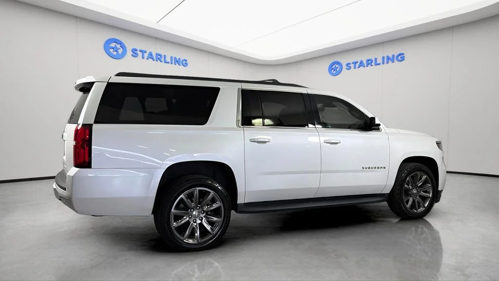 Used 2019 IRIDESCENT PEARL TRICOAT Chevrolet LT image 11