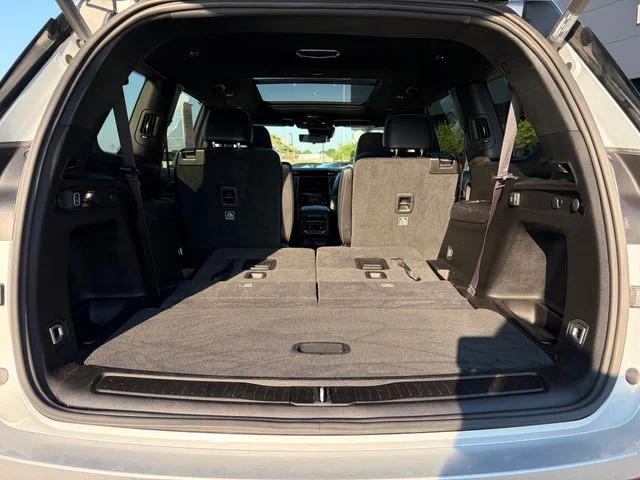 Used 2024 Silver Jeep Limited image 17