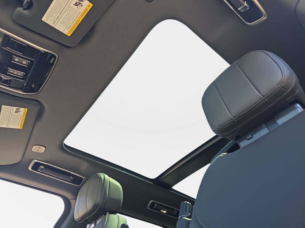 New 2026 Santorini Black Land Rover SE image 31