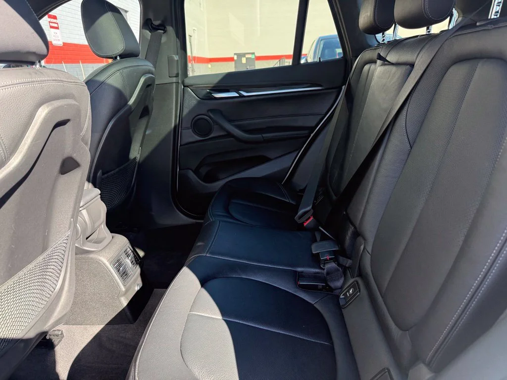 Used 2018 White BMW xDrive28i image 6