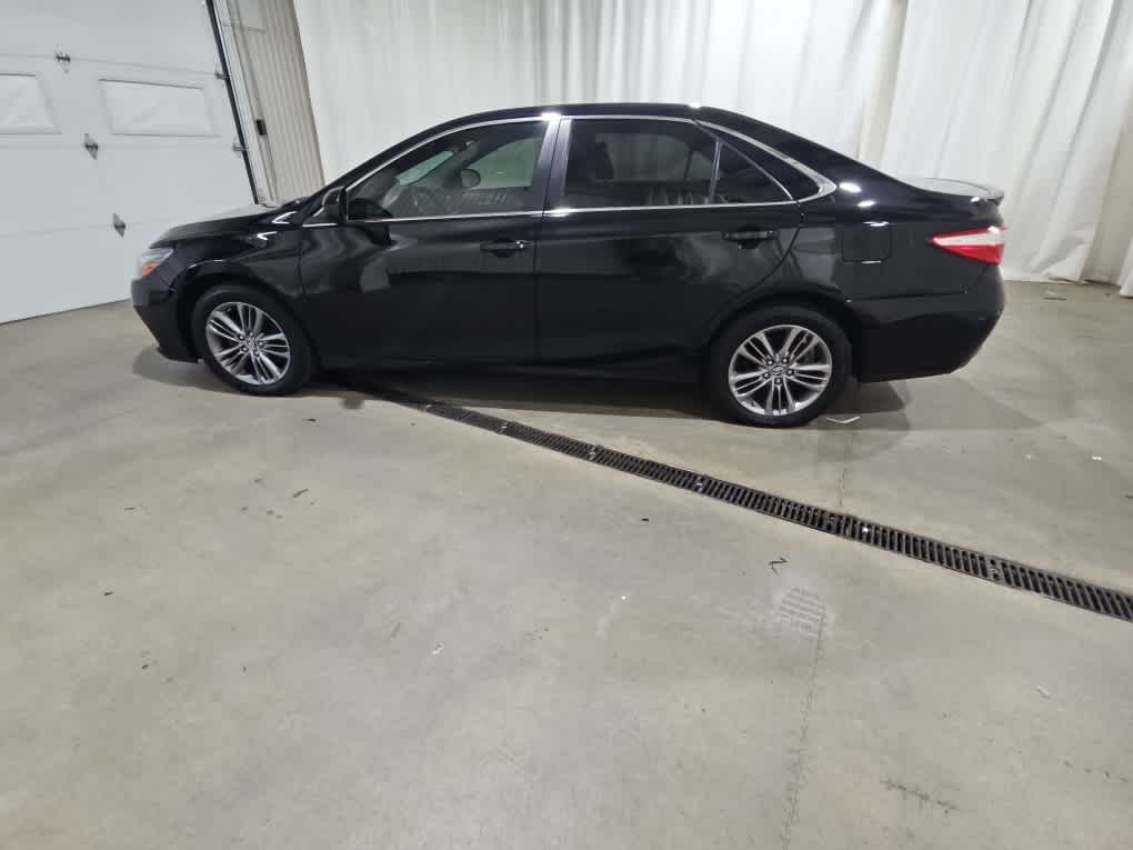 Used 2017 Midnight Black Metallic Toyota SE image 4