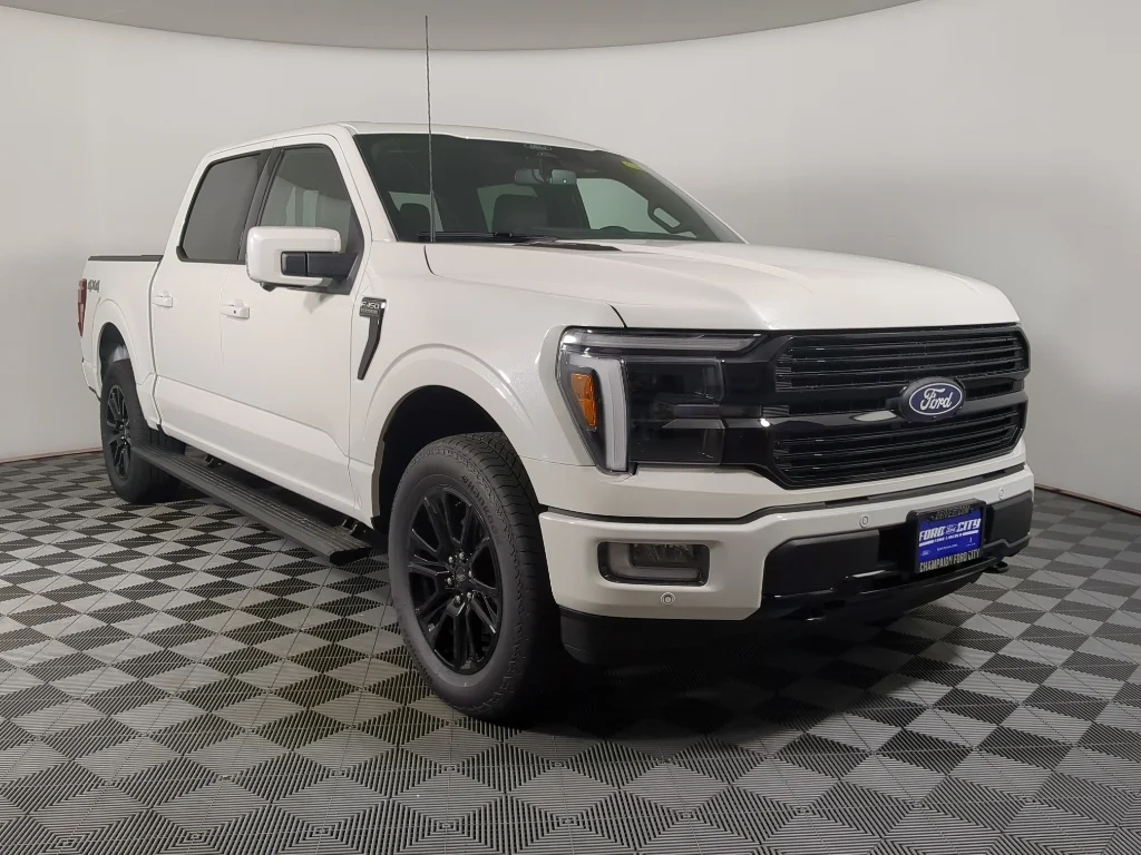 New 2026 Star White Metallic Tri-Coat Ford Platinum® image 2