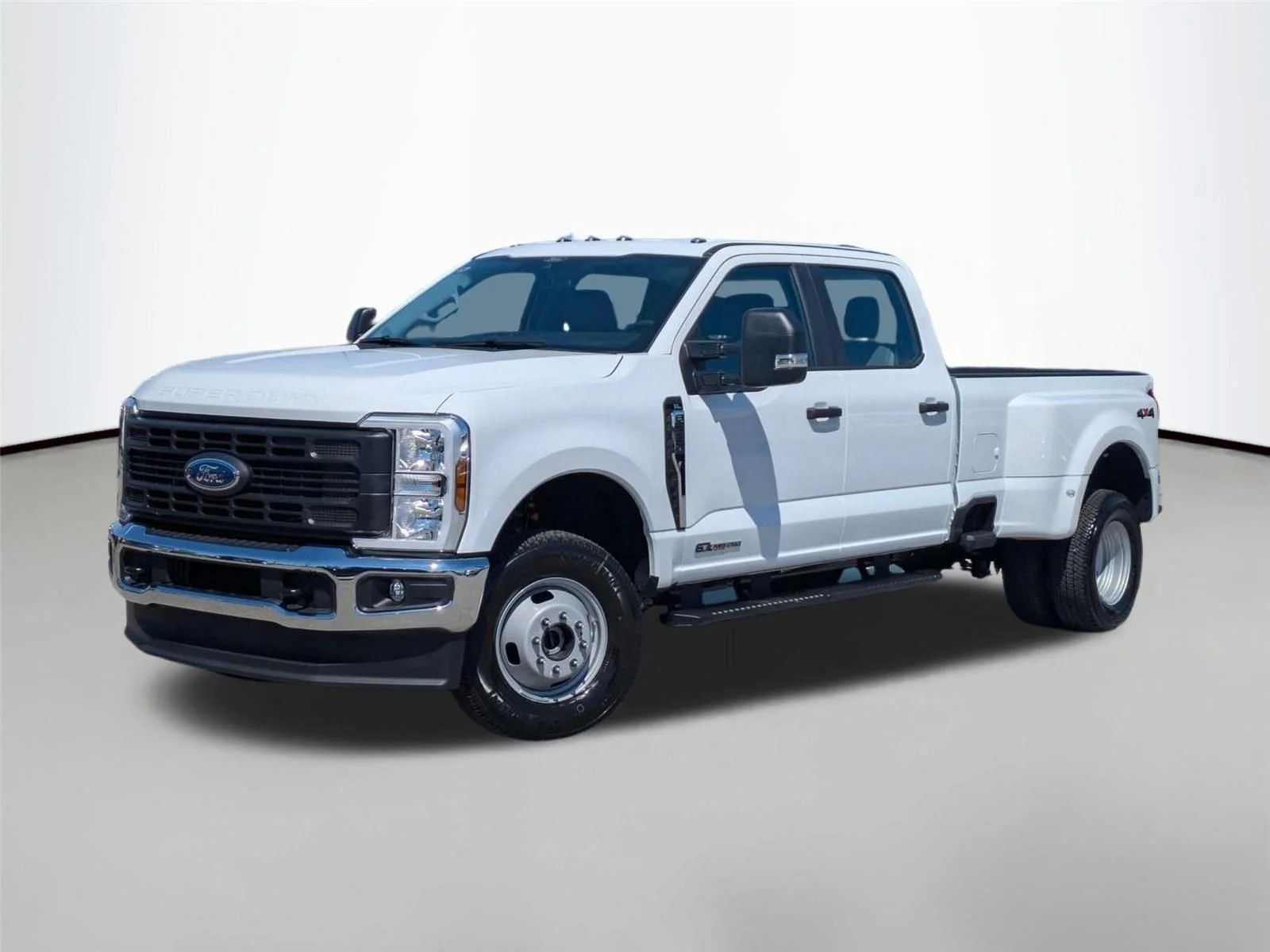 2026 Ford F-350 XL 4x4 Crew Cab 8' Box DRW's photo