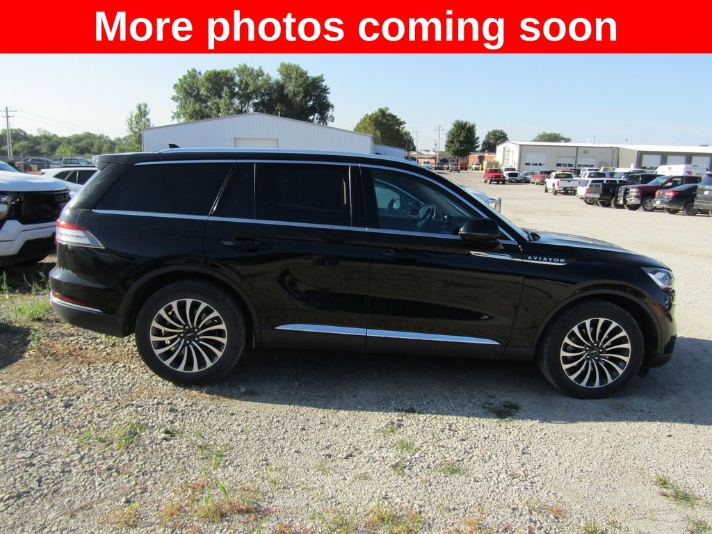 Used 2023 Black Lincoln Reserve image 6
