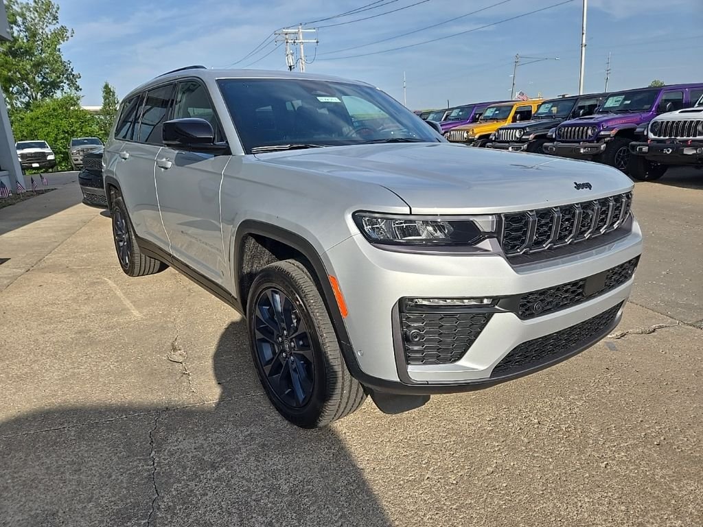 New 2026 Silver Zynith Exterior Paint Jeep  image 15