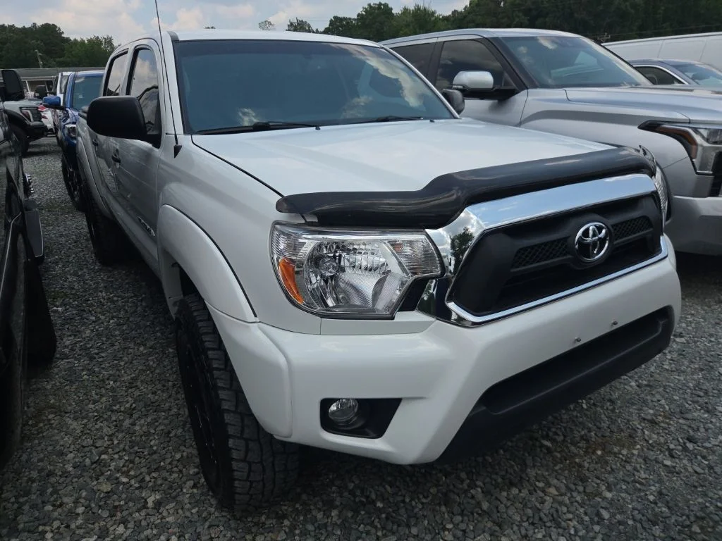 Used 2013 White Toyota Base image 2