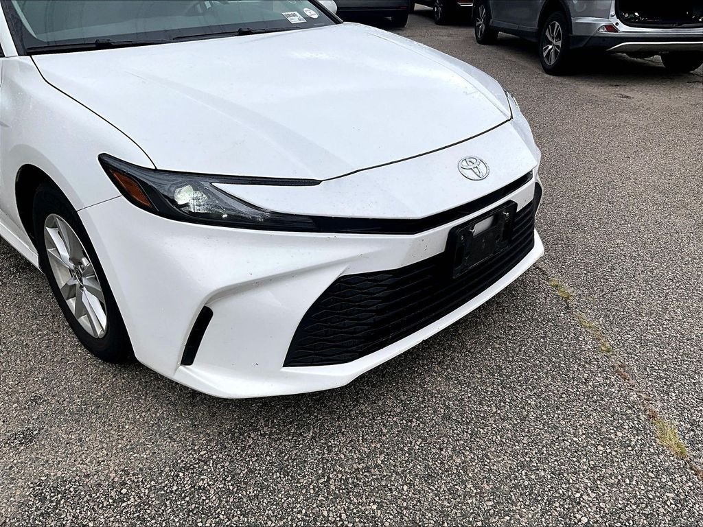 Used 2025 White Toyota LE image 8