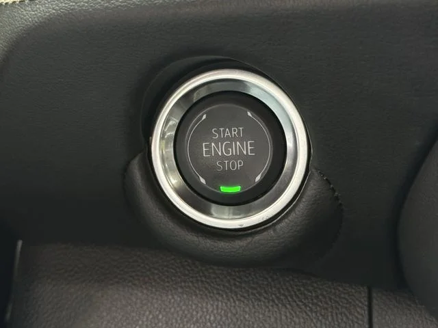 Used 2025 Gray Chevrolet Premier image 19
