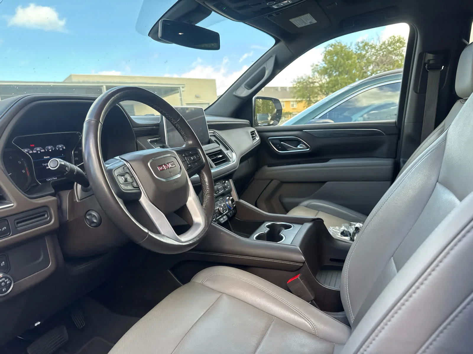 Used 2021 White Frost Tricoat GMC SLT image 9