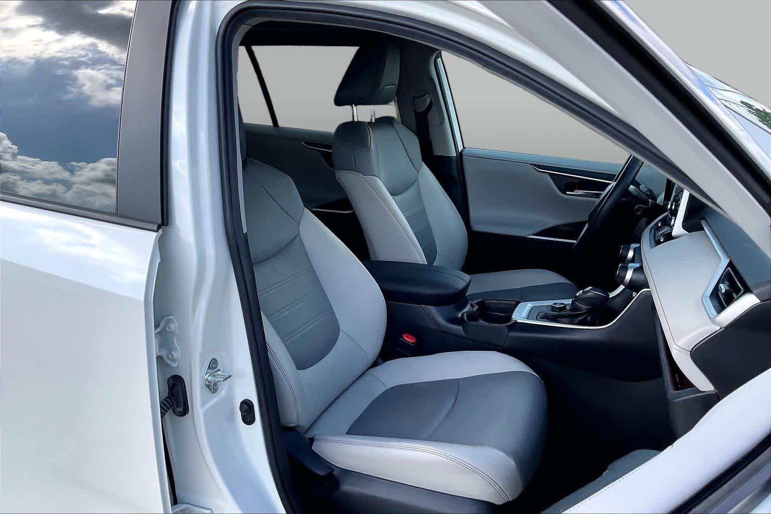 Used 2021 Blizzard Pearl Toyota Hybrid Limited image 9