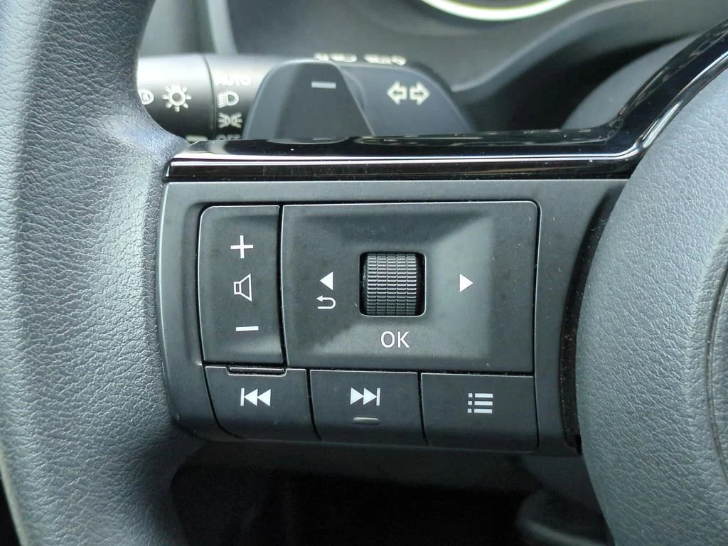 Used 2021 Red Nissan SV FWD image 6