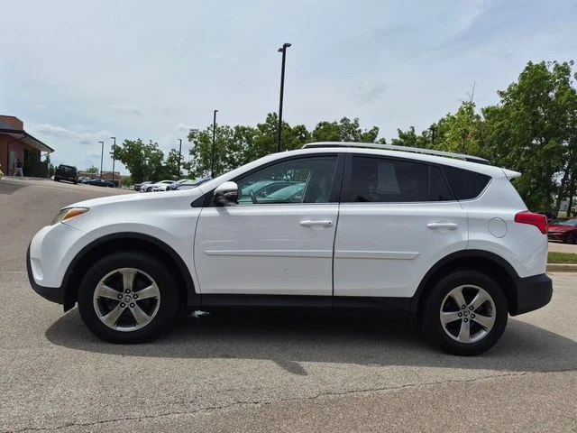 Used 2015 White Toyota XLE image 4