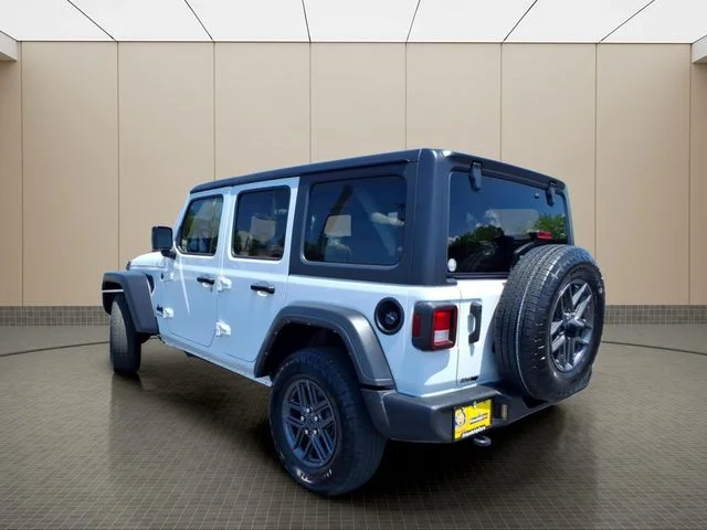 Used 2024 White Jeep Sport S image 13