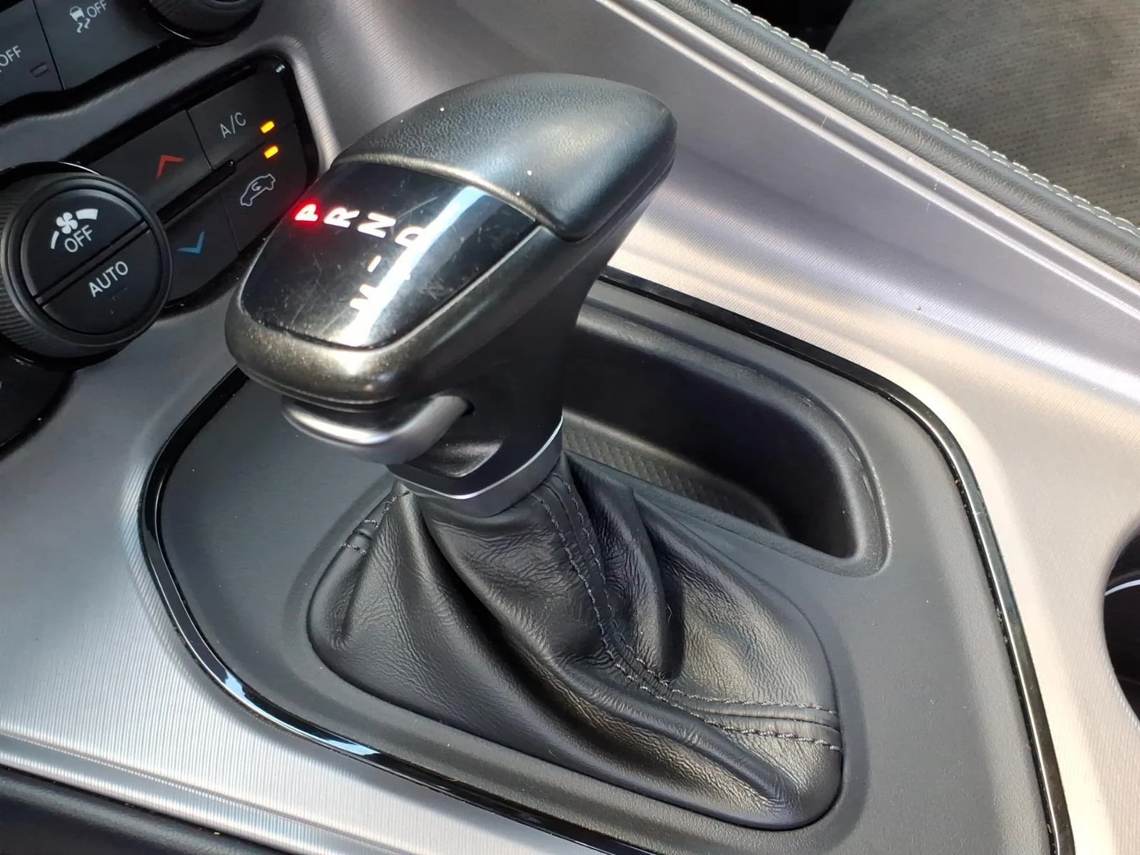 Used 2023 Torred Clearcoat Dodge R/T Scat Pack image 6