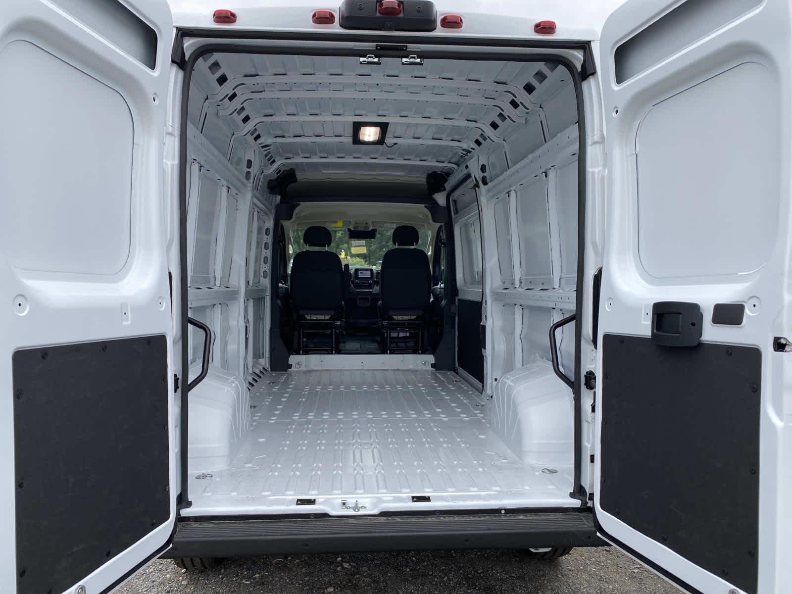 New 2026 Bright White Clear-Coat Exterior Paint Ram Tradesman image 4