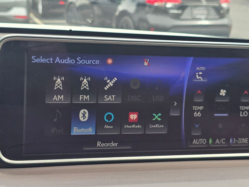 Used 2019 White Lexus 350L image 25