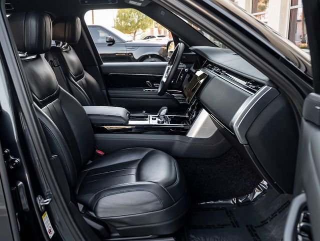Used 2023 Carpathian Gray Premium Metallic Land Rover SE image 34