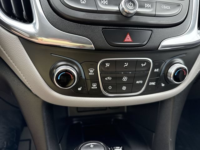 Used 2020 IRIDESCENT PEARL TRICOAT Chevrolet Premier image 27