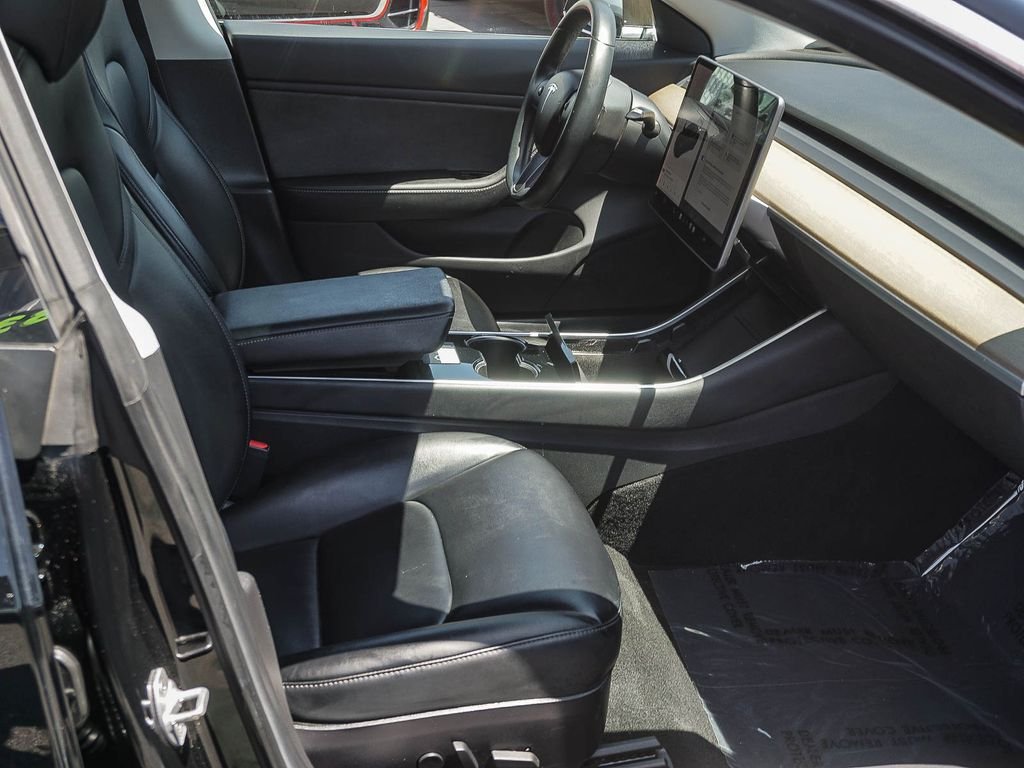 Used 2019 Solid Black Tesla Standard Range Plus image 11