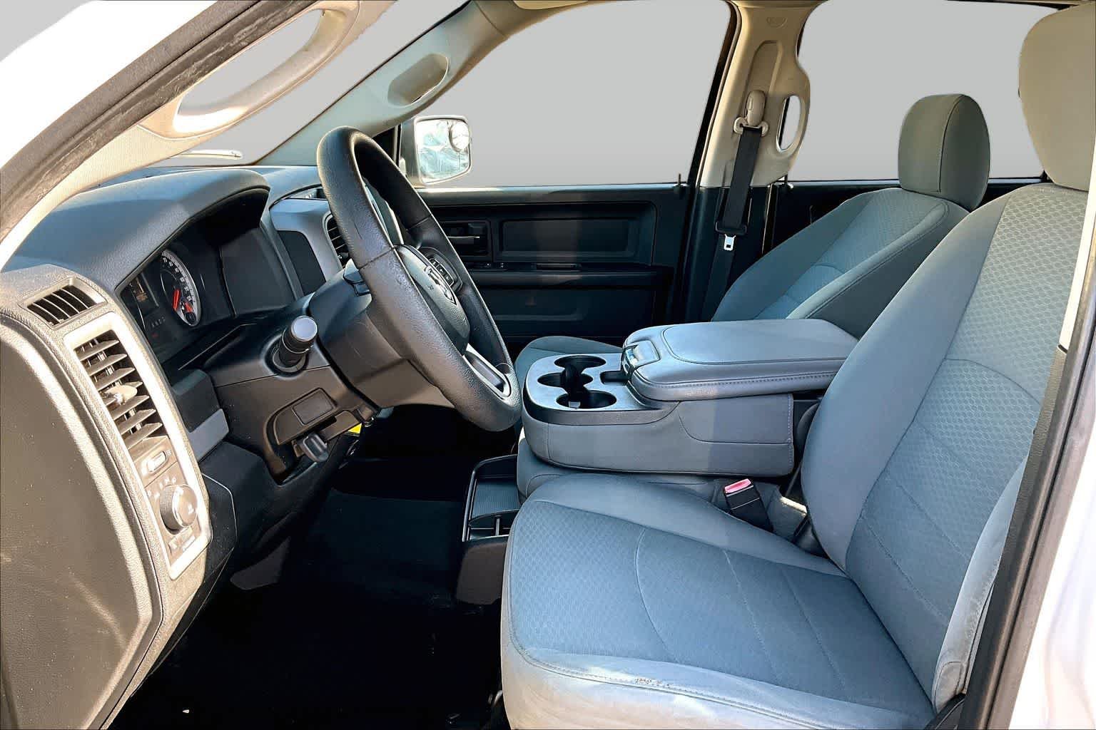 Used 2015 Bright White Clearcoat Ram Express image 10
