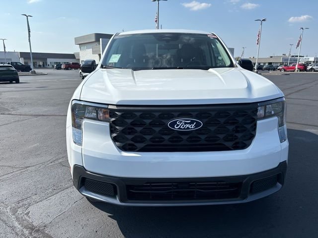 New 2025 Oxford White Ford XLT image 4