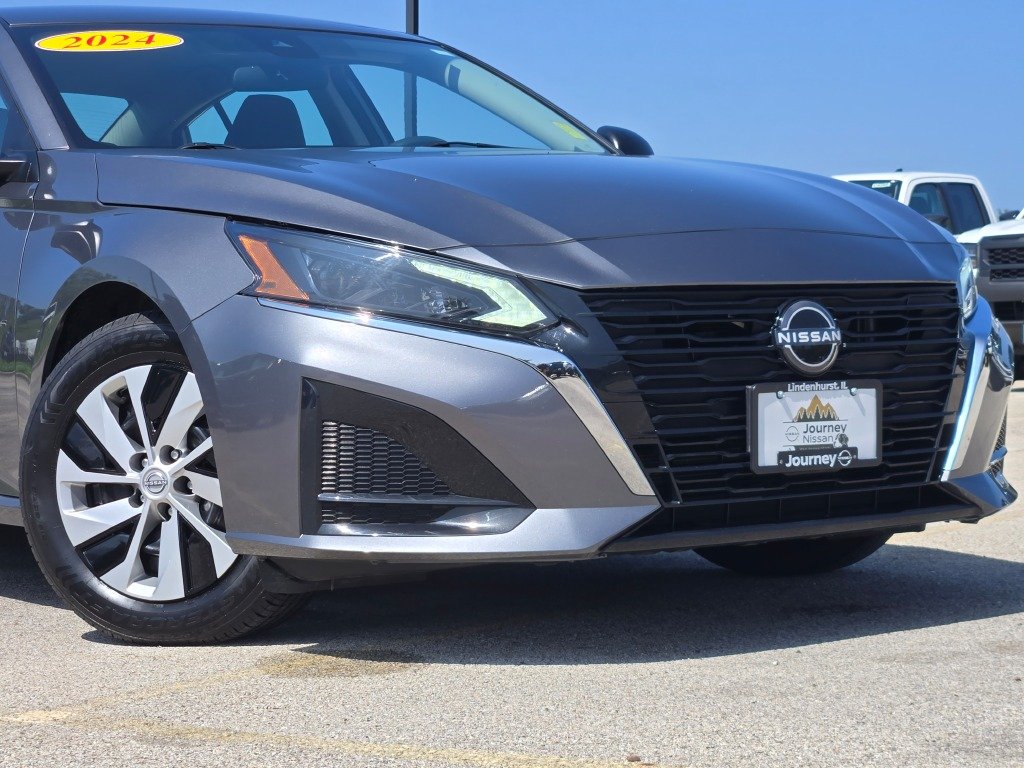 Used 2024 Nissan Altima S with VIN 1N4BL4BV6RN358838 for sale in Lindenhurst, IL