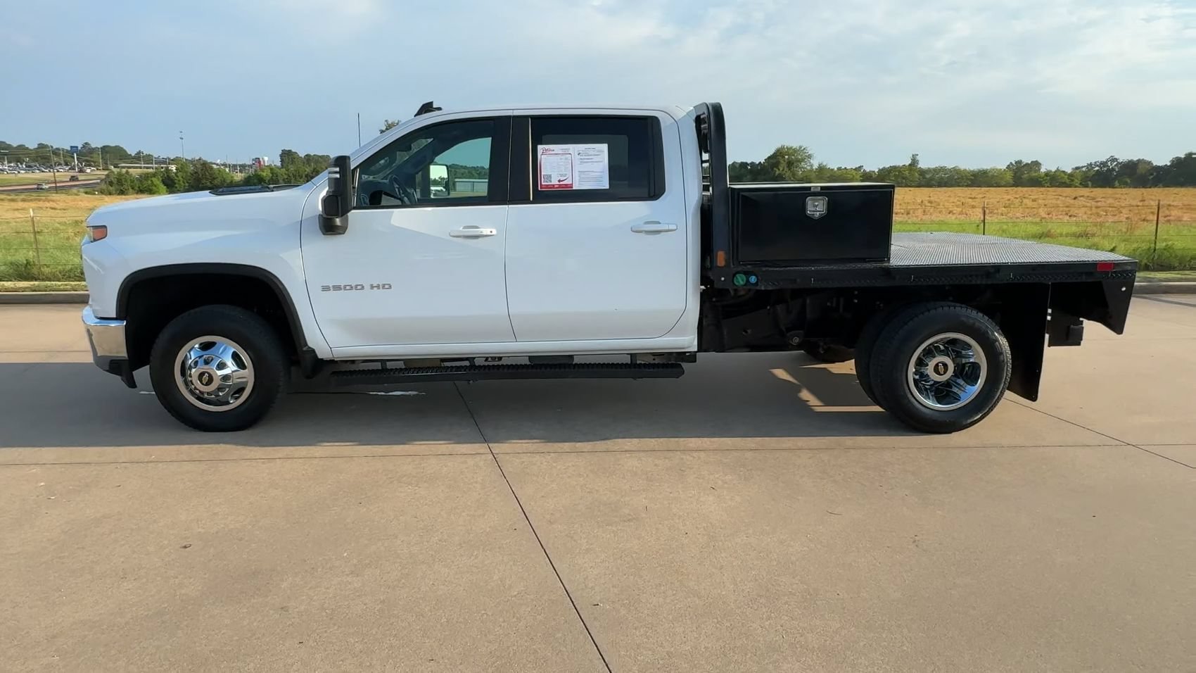 Used 2022 Summit White Chevrolet LT image 6