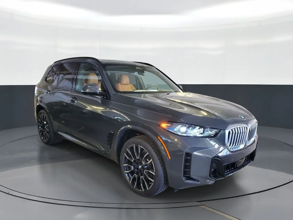 Used 2026 Gray BMW sDrive40i image 2