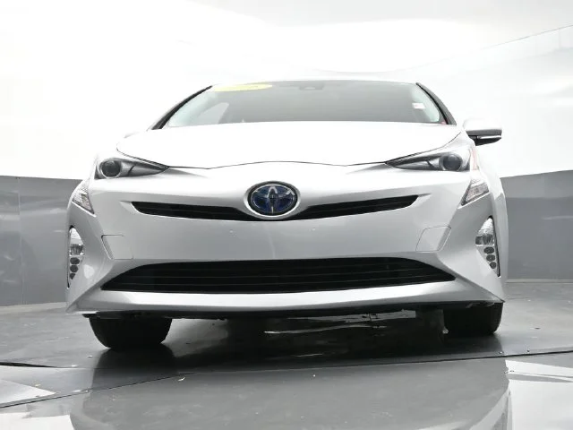 Used 2016 Silver Toyota Four Touring image 31
