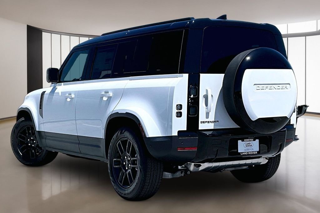 New 2026 FUJI WHITE Land Rover S image 3