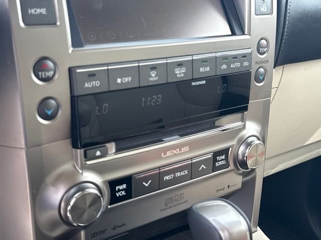 Used 2021 White Lexus 460 image 19