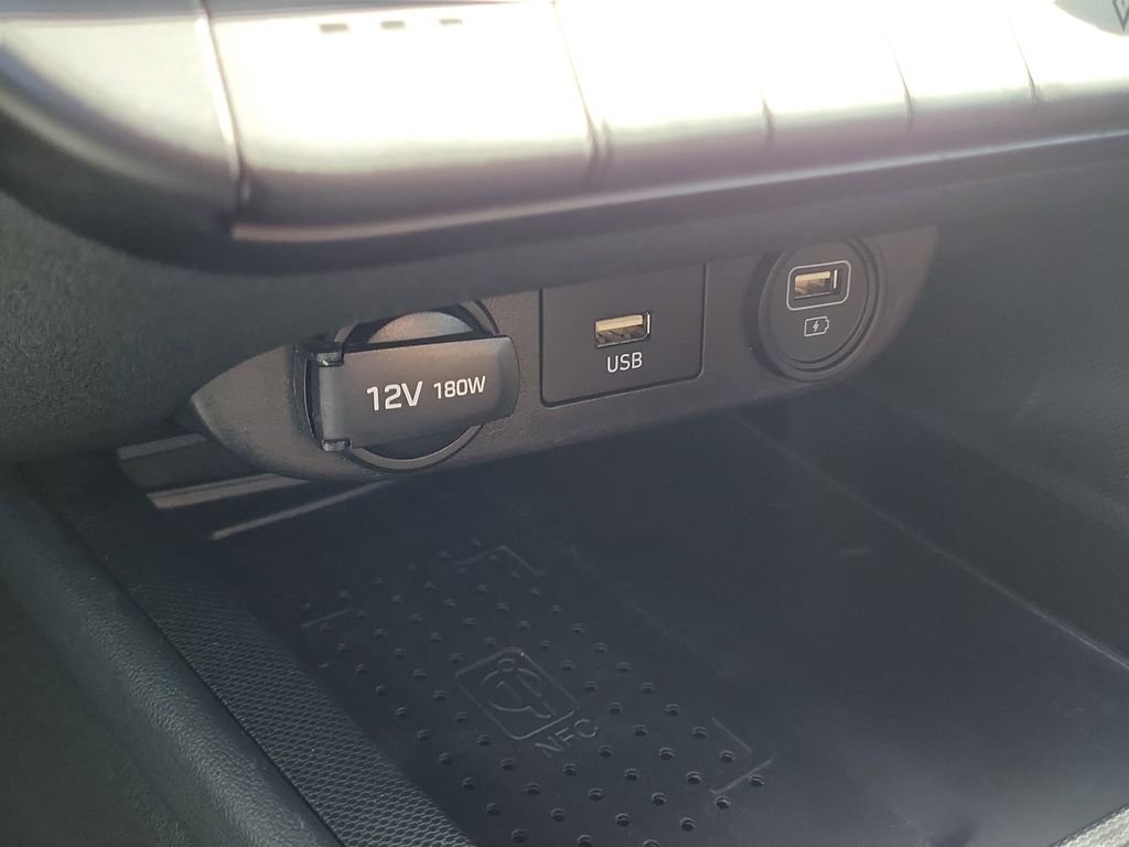 Used 2021 Black Hyundai Limited image 36