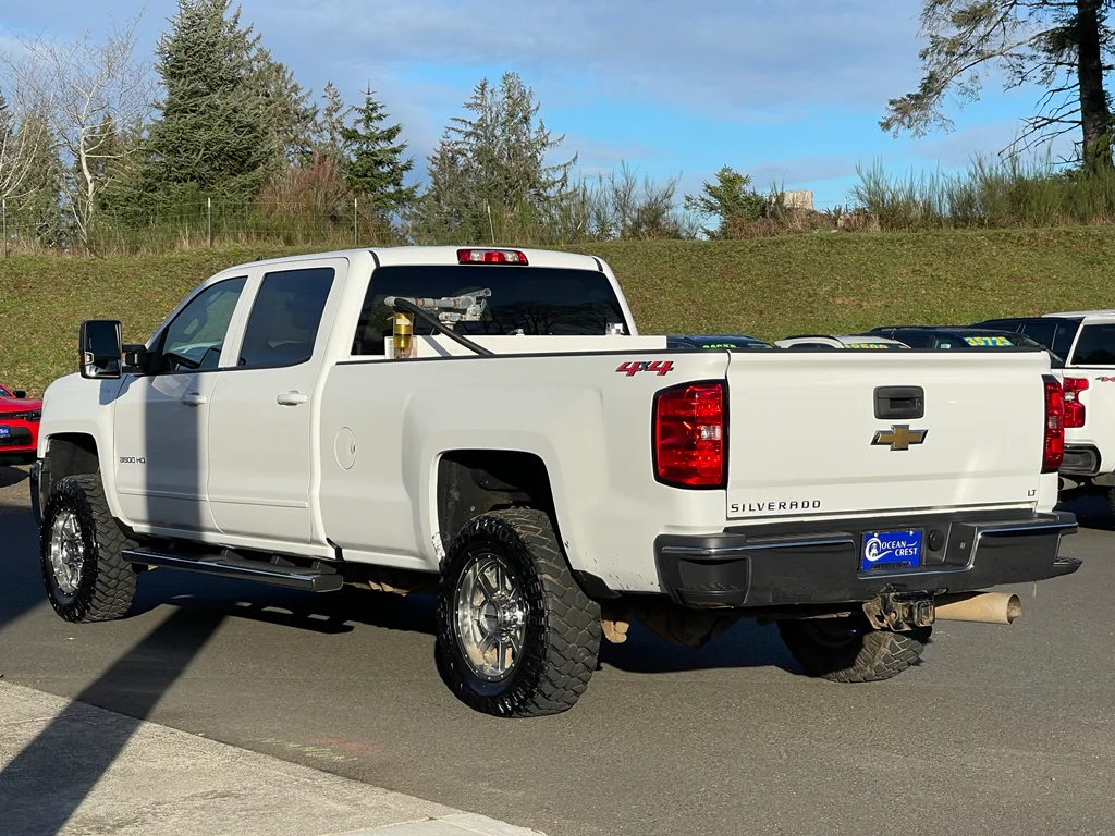 2018 Chevrolet Silverado 3500HD LT - Photo 6