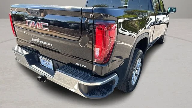 Used 2025 Onyx Black GMC SLT image 7