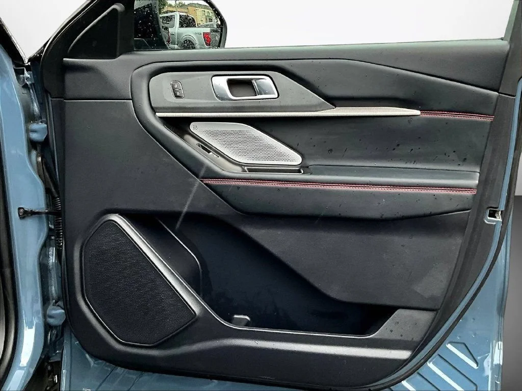 Used 2025 Vapor Blue Ford ST image 31