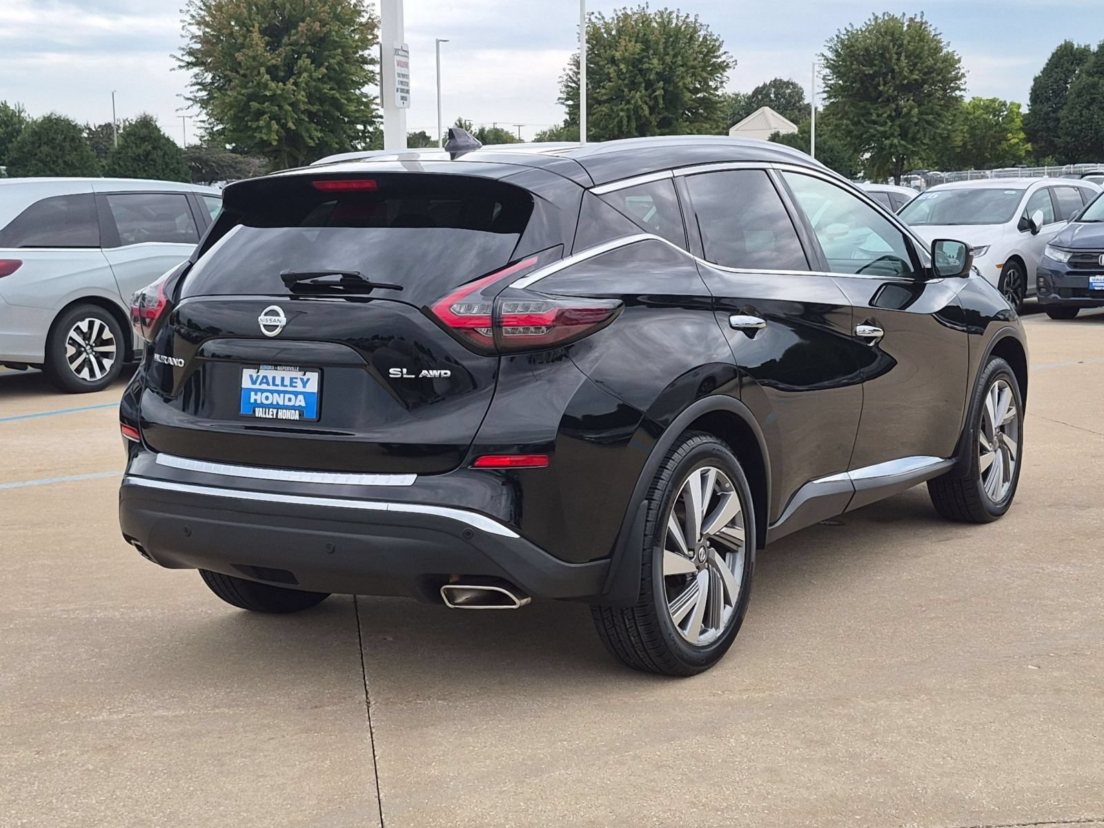 Used 2020 Super Black Metallic Nissan SL AWD image 6
