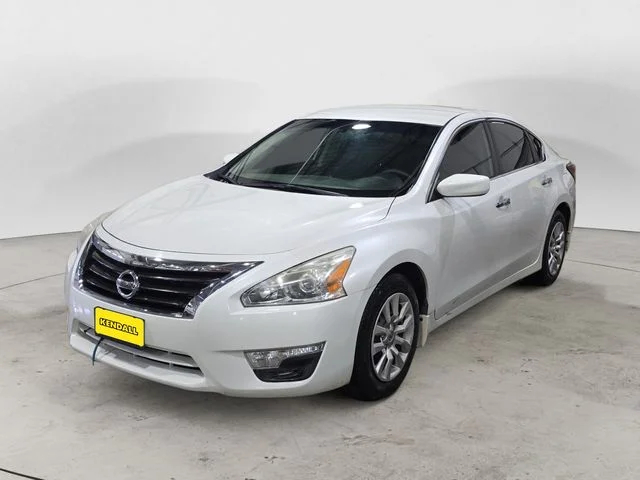 2015 Nissan Altima 2.5 S's photo