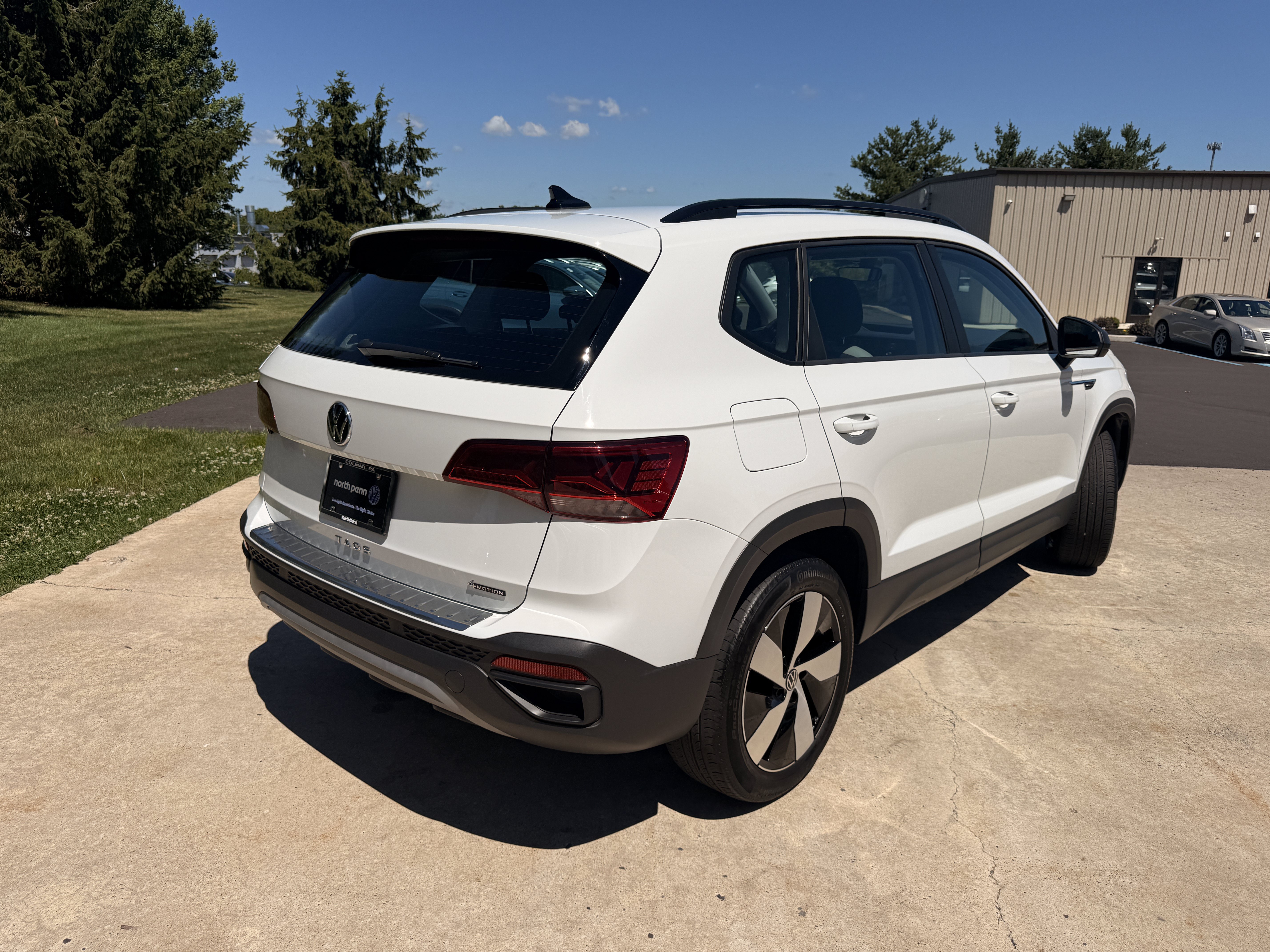 Used 2023 White Volkswagen S image 13