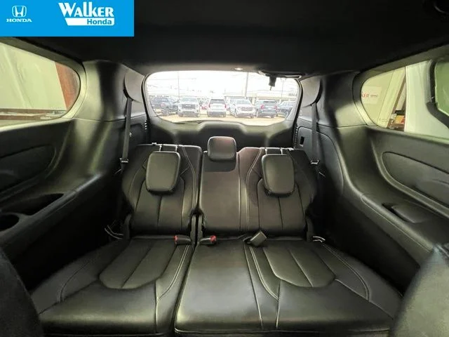 2025 Chrysler Pacifica Select - Photo 16