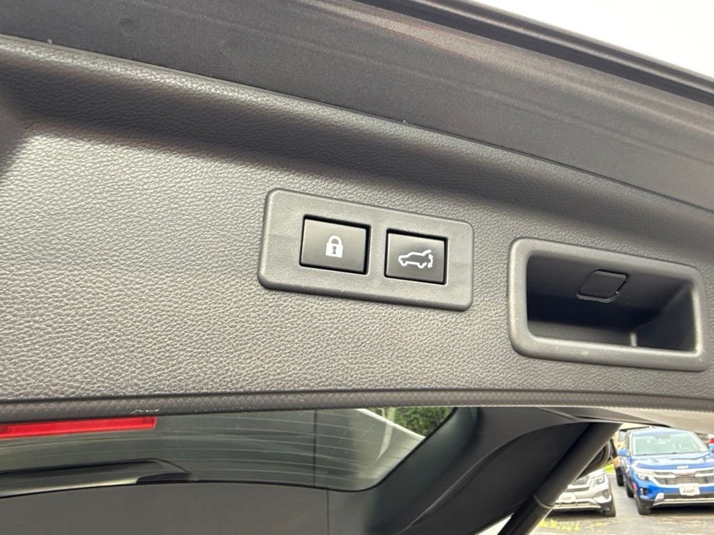 Used 2019 Gray Subaru Premium image 15